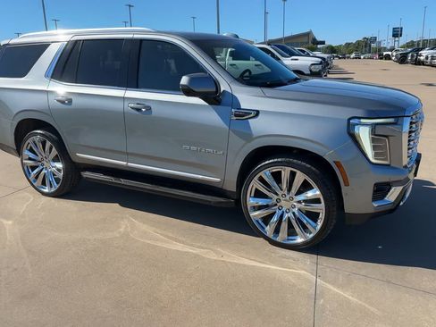 Used 2025 GMC Yukon Denali image 9