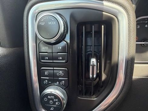 Used 2021 GMC Sierra 2500 AT4 w/ AT4 Preferred Package AWD/4WD image 12