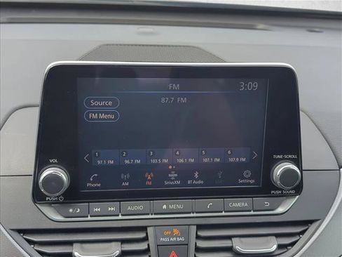 Used 2024 Nissan Altima 2.5 SR FWD image 12