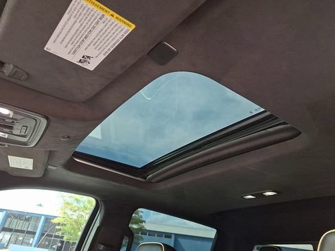 Used 2025 GMC Sierra 2500 AT4X AWD/4WD image 17