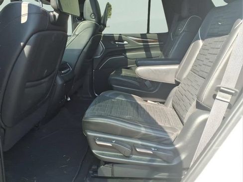 Used 2023 Cadillac Escalade Sport Platinum w/ LPO, ONYX Package AWD/4WD image 22