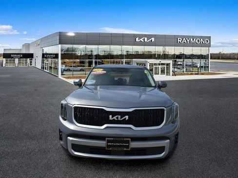 Used 2024 Kia Telluride LX AWD/4WD image 9