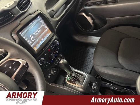 Used 2023 Jeep Renegade Latitude image 15