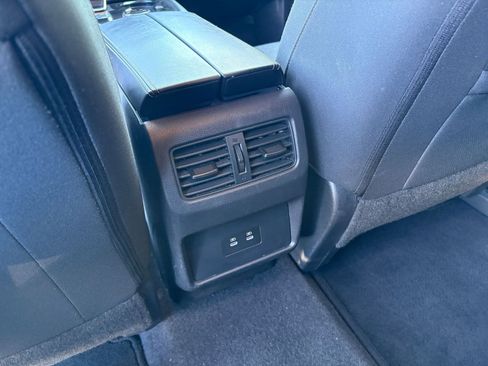 Used 2025 Nissan Rogue SV image 24