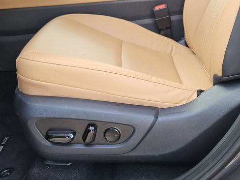 Used 2025 Lexus NX 250 FWD w/ Towing Package (2000 Lbs) image 23