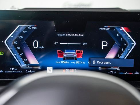 Used 2024 BMW 330i Sedan w/ M Sport Package image 26