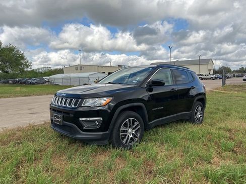 Used 2019 Jeep Compass Latitude w/ Popular Equipment Group image 1