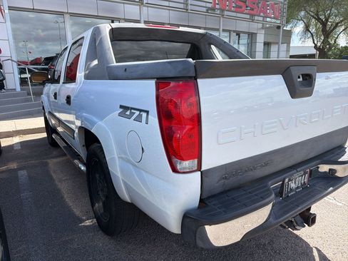 Used 2005 Chevrolet Avalanche Z71 w/ Sun And Sound Package AWD/4WD image 7