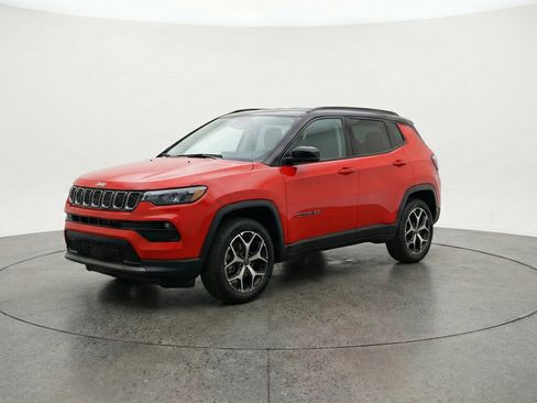 Used 2025 Jeep Compass Limited AWD/4WD image 3