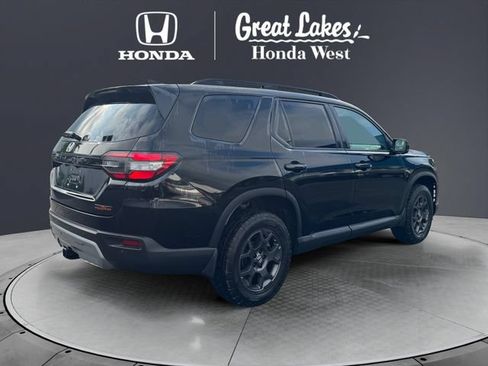 Used 2024 Honda Pilot TrailSport image 4