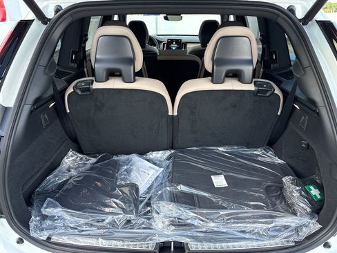 New 2026 Volvo XC90 T8 Plus w/ Protection Package Premier AWD/4WD image 19