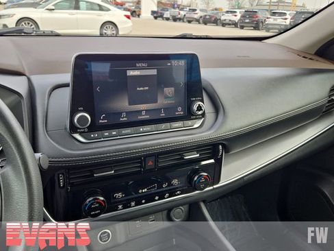 Used 2021 Nissan Rogue SV image 8