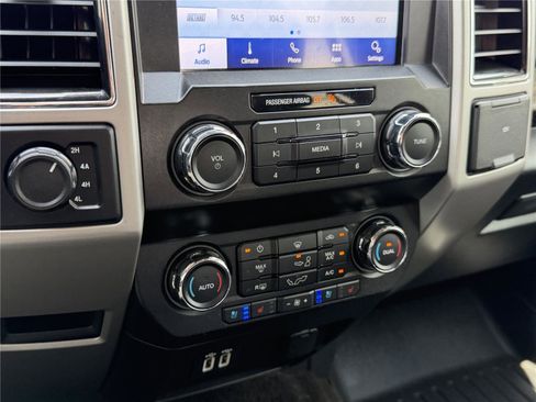 Used 2020 Ford F150 Lariat AWD/4WD image 23