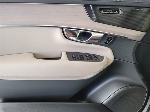 New 2026 Volvo XC90 B6 Plus w/ Protection Package Premier image 22