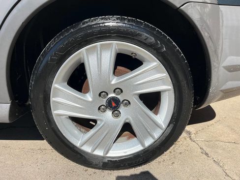 Used 2008 Pontiac Vibe w/ Sun And Sound Package FWD image 4