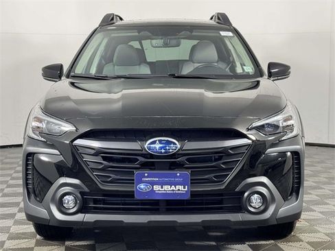 Used 2025 Subaru Outback Premium image 6