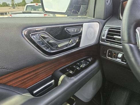 Used 2024 Lincoln Navigator Reserve AWD/4WD image 40