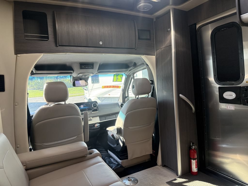 Used 2020 Mercedes-Benz Sprinter 3500 image 49