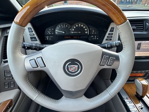 Used 2006 Cadillac XLR image 21