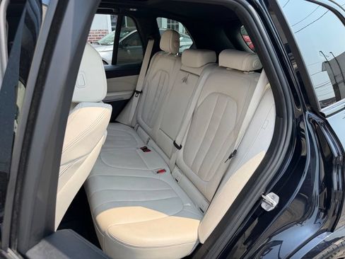 Used 2021 BMW X5 xDrive40i w/ M Sport Package AWD/4WD image 16
