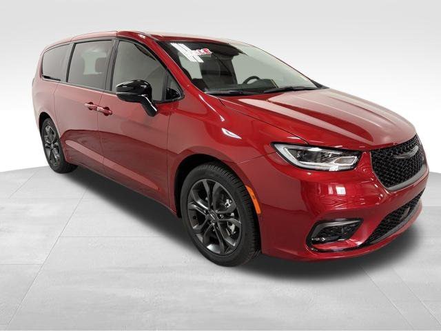 New 2026 Chrysler Pacifica Select FWD image 4