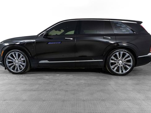 Used 2026 Cadillac Vistiq Premium Luxury w/ LPO, Floor Liner Package AWD/4WD image 2