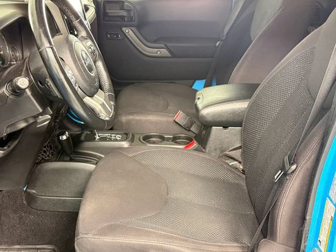 Used 2017 Jeep Wrangler Unlimited Sport AWD/4WD image 14