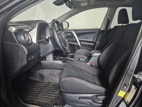 Used 2018 Toyota RAV4 XLE image 14