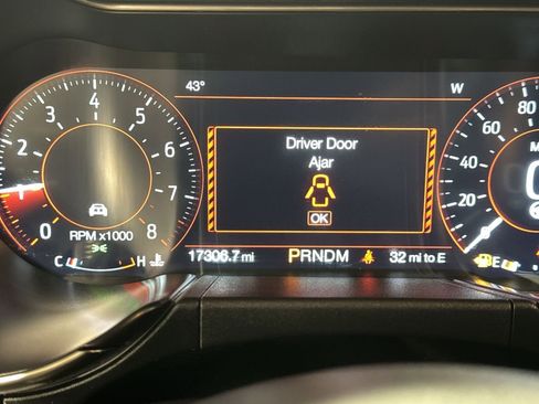 Used 2020 Ford Mustang Shelby GT500 w/ Technology Package image 15