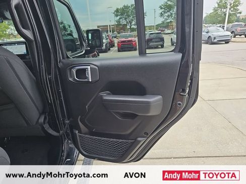Used 2024 Jeep Wrangler Unlimited Sport AWD/4WD image 30