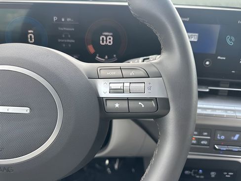 Used 2025 Hyundai Kona SEL image 15