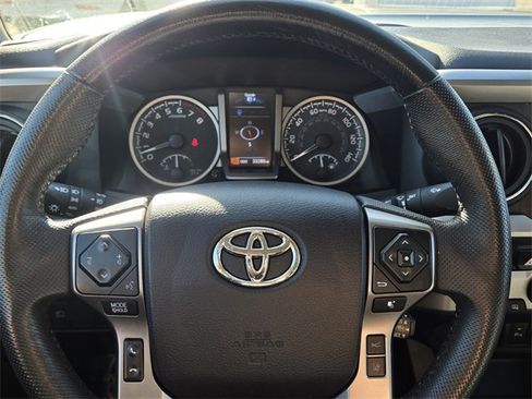 Used 2022 Toyota Tacoma 4x4 Double Cab image 19