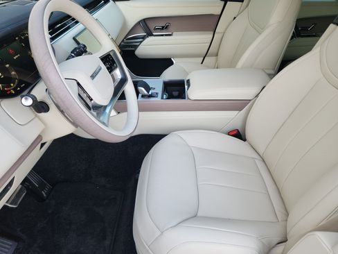 New 2026 Land Rover Range Rover SE image 13