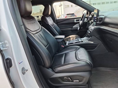 Used 2020 Ford Explorer Platinum w/ Premium Technology Package AWD/4WD image 36