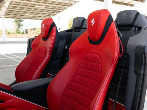 Used 2025 Ferrari Roma Spider RWD image 2