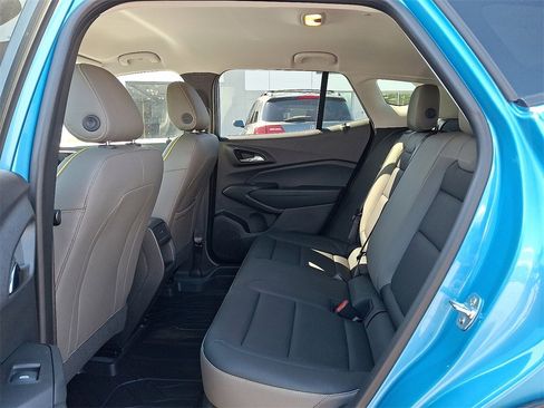 Used 2025 Chevrolet Trax ACTIV w/ Driver Confidence Package image 10