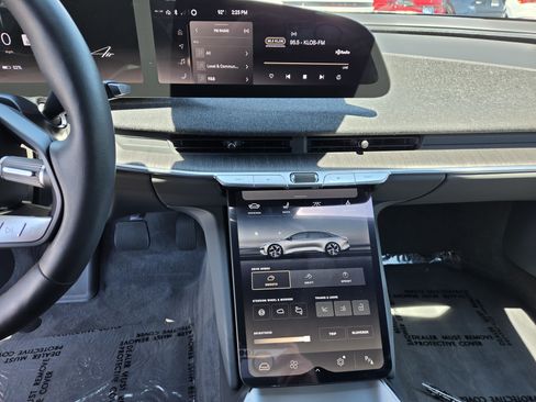 Used 2024 Lucid Air Touring AWD/4WD image 24