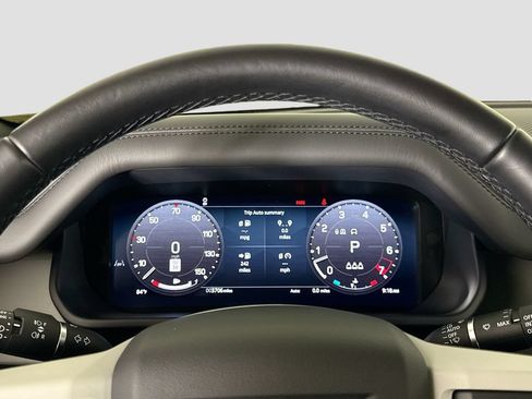 Used 2024 Land Rover Defender 110 SE AWD/4WD image 10