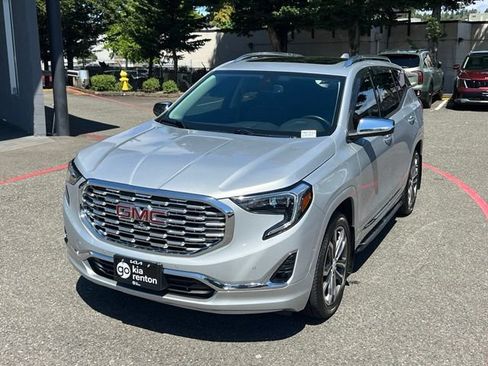 Used 2020 GMC Terrain Denali w/ Denali Premium Package AWD/4WD image 3