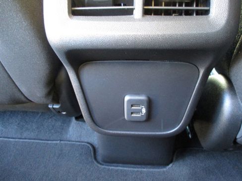 Used 2024 Chevrolet Equinox LT image 36