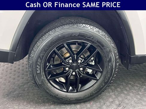 Certified 2021 Jeep Grand Cherokee Limited AWD/4WD image 12