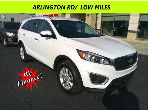 Used 2017 Kia Sorento LX image 1