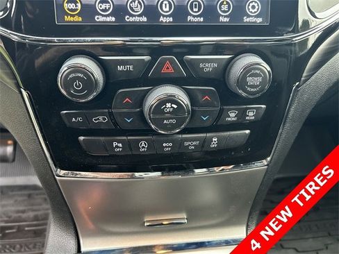 Certified 2021 Jeep Grand Cherokee Laredo X image 21