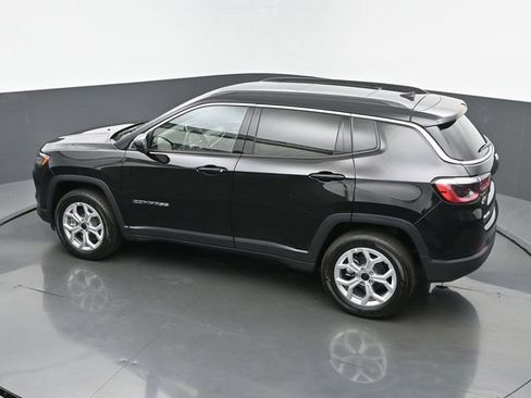 New 2025 Jeep Compass Latitude w/ Sun & Sound Group AWD/4WD image 40
