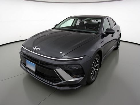 Used 2025 Hyundai Sonata SEL image 3