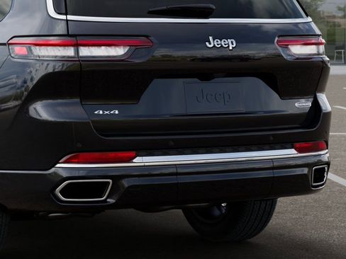 New 2025 Jeep Grand Cherokee L Overland w/ Advanced Protech Group III AWD/4WD image 14