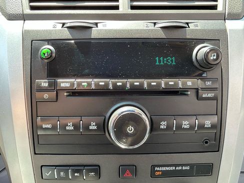 Used 2012 Chevrolet Traverse LT FWD image 23