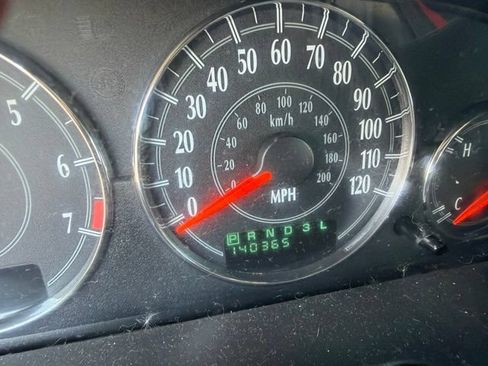 Used 2002 Chrysler Sebring LX FWD image 11