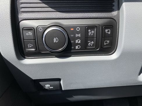 New 2026 Ford F250 XLT w/ XLT Premium Package image 32