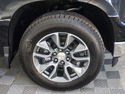 New 2026 Chevrolet Silverado 1500 LT w/ LPO, Dark Essentials Package image 11